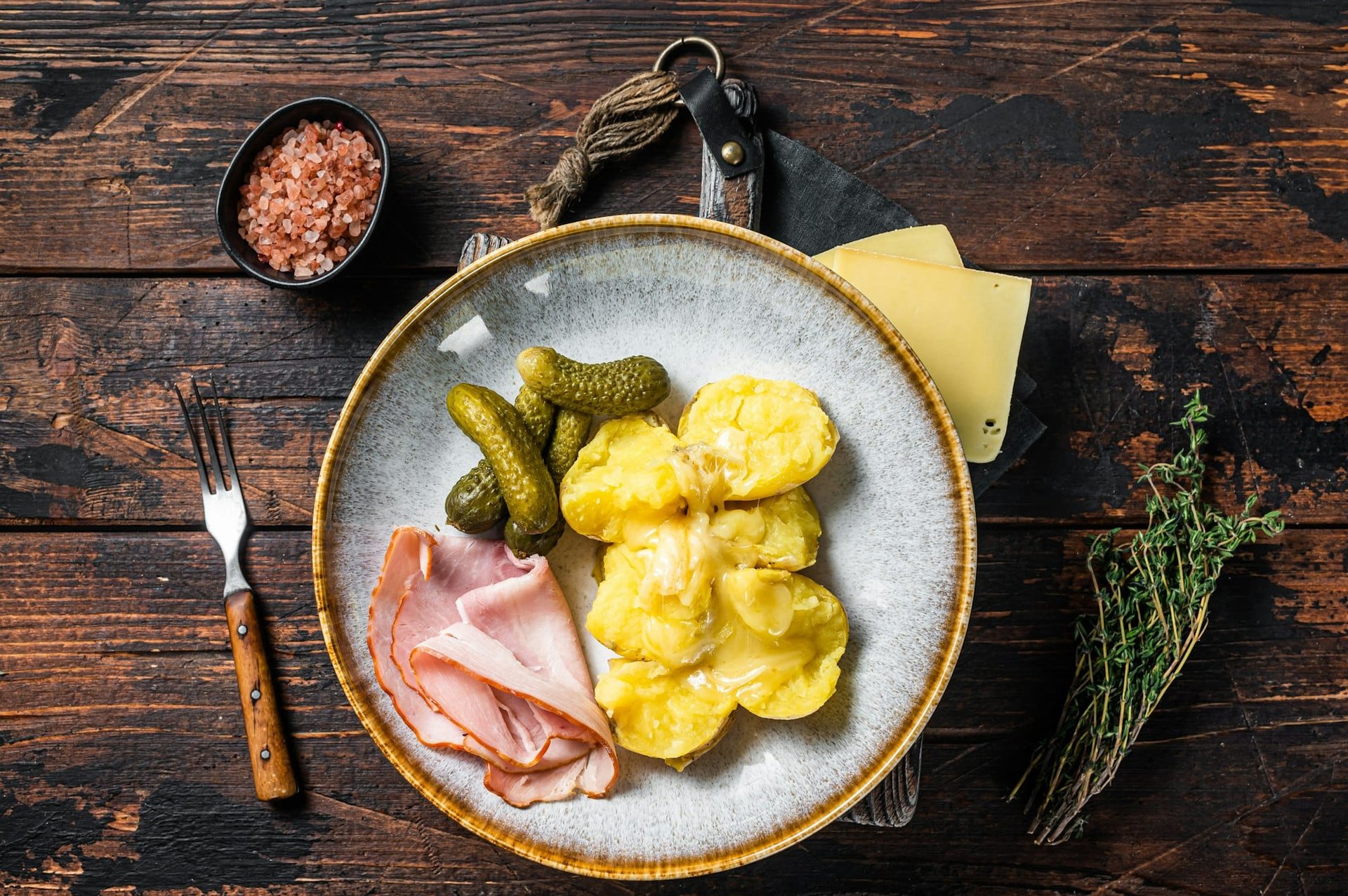 Comment organiser une soirée raclette avec des accompagnements ...